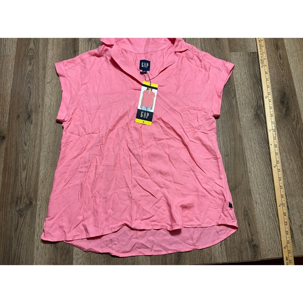 Gap Shirt, Women's Size Small, Pink, Polo Shirt,  V-neck NWT